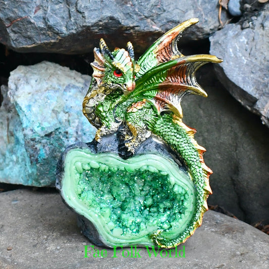 Dragon on Crystal - Green